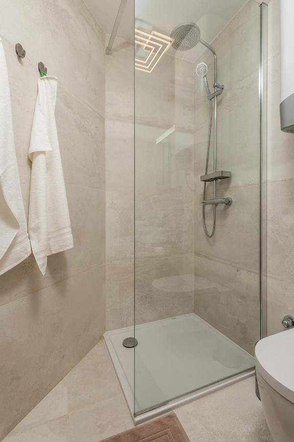 Luxury City Center Apartment -50M To The Sea Opatija Exterior foto